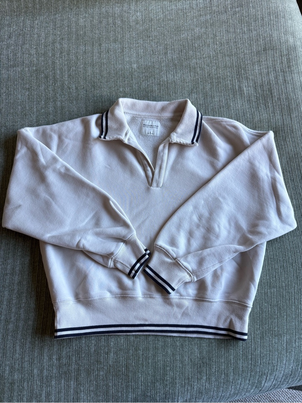 Women’s Abercrombie & Fitch Cream Collar Pullover